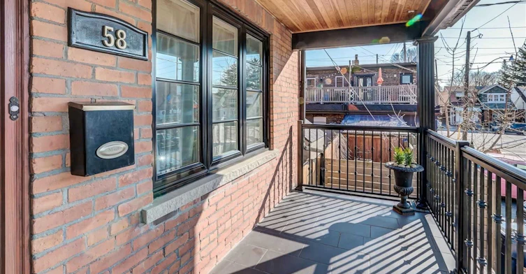 58 Sandford Avenue, Toronto, ON, M4L 2E7 - 2