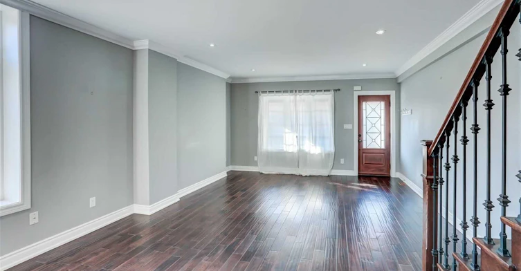 58 Sandford Avenue, Toronto, ON, M4L 2E7 - 6
