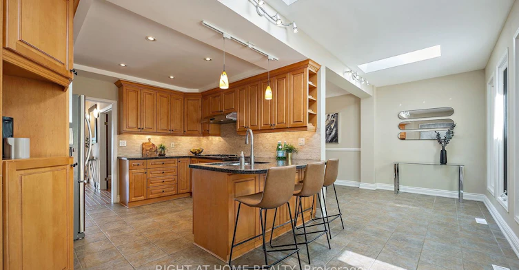 40 Catalina Drive, Toronto, ON, M1M 1K6 - 8