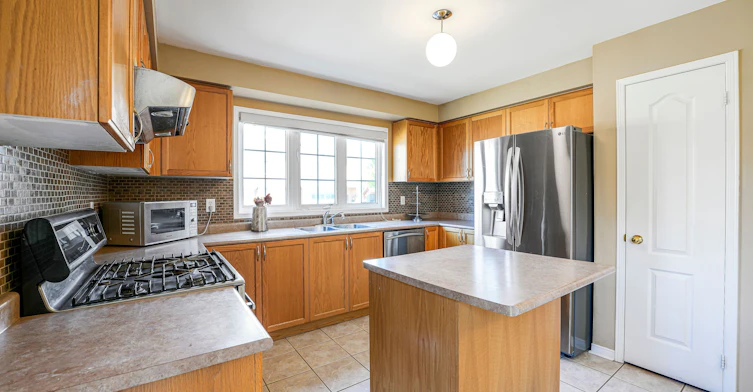14 Middlecote Drive, Ajax, ON, L1T 0A9 - 5