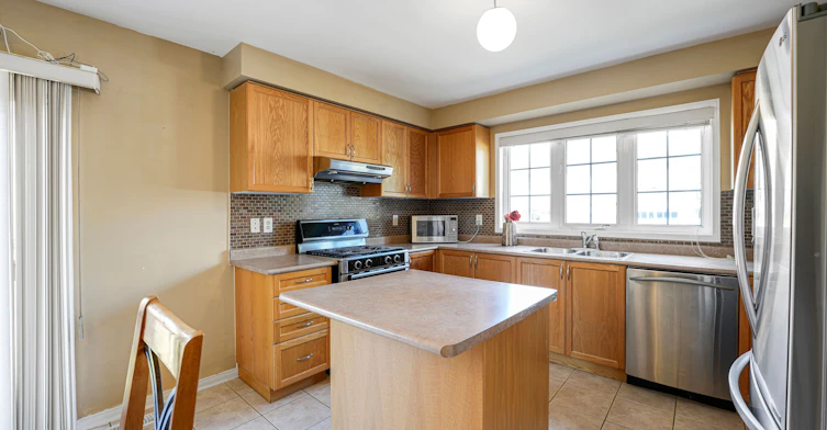 14 Middlecote Drive, Ajax, ON, L1T 0A9 - 24