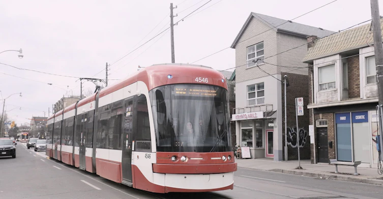 919 Kingston Road, Toronto, ON, M4E 1S6 - 25