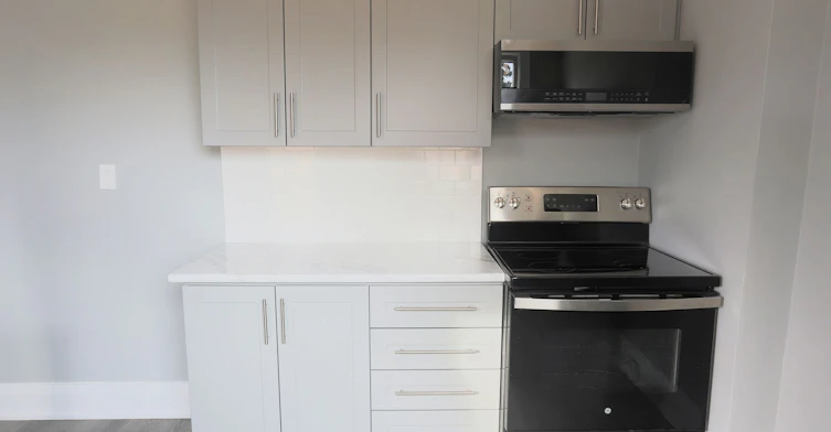 919 Kingston Road, Toronto, ON, M4E 1S6 - 14
