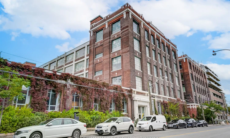 404A-245 Carlaw Avenue