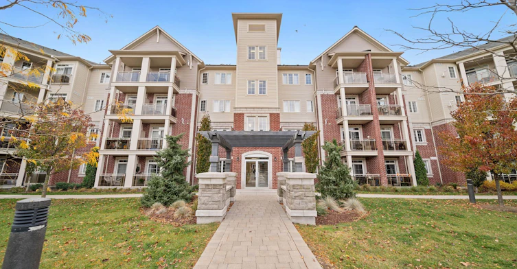315-84 Aspen Springs Drive, Clarington, ON, L1C 0V3 - 2