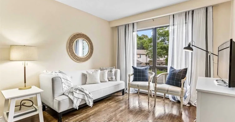 3-350 Camelot Court, Oshawa, ON, L1G 6P7 - 4