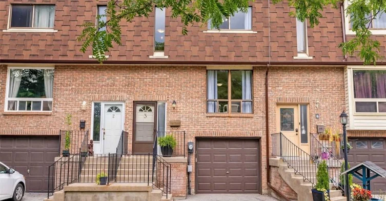 3-350 Camelot Court, Oshawa, ON, L1G 6P7 - 2