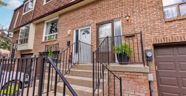 3-350 Camelot Court, Oshawa, ON, L1G 6P7