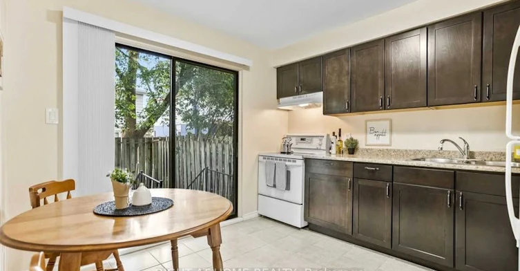 3-350 Camelot Court, Oshawa, ON, L1G 6P7 - 5