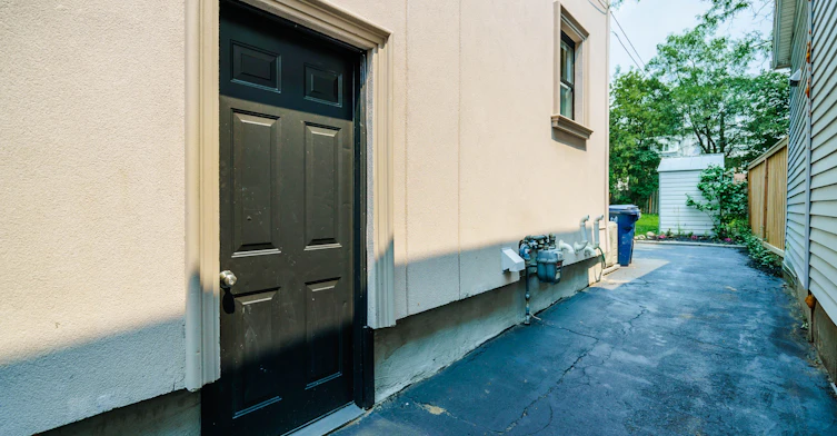 Lower-27 Coleridge Avenue, Toronto, ON, M4C 4H4 - 12
