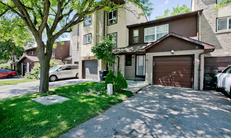7-1180 Sandhurst Circle