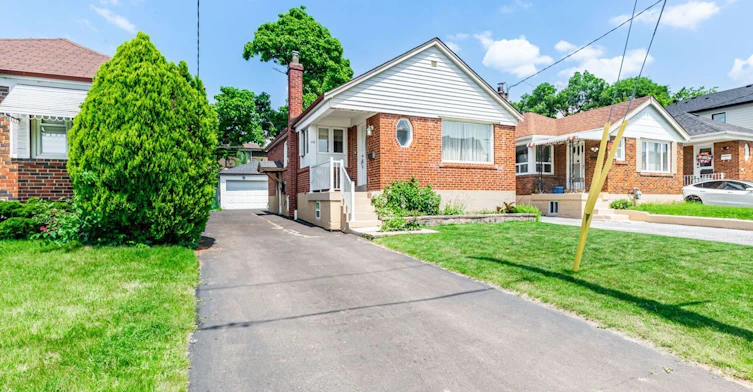 46 Tiago Avenue, Toronto, ON, M4B 2A2