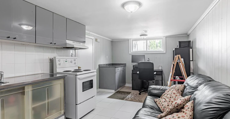 46 Tiago Avenue, Toronto, ON, M4B 2A2 - 15