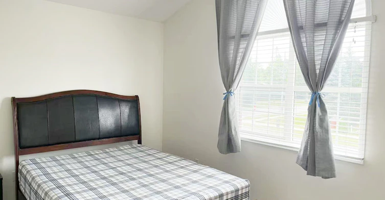 (2Bedrooms)-4 Twin Streams Road, Whitby, ON, L1P 1P1 - 7