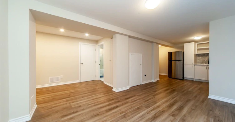 BSMT-16 Long Drive, Whitby, ON, L1N 8E1 - 6