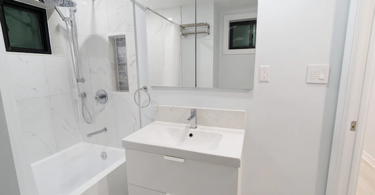 Lower-90 Oakvale Avenue, Toronto, ON, M4J 1J1 - 14