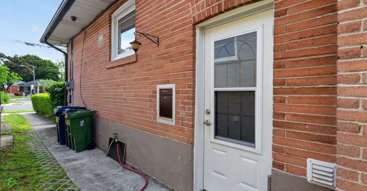Basement-20 Wye Valley Road, Toronto, ON, M1P 2A4 - 3