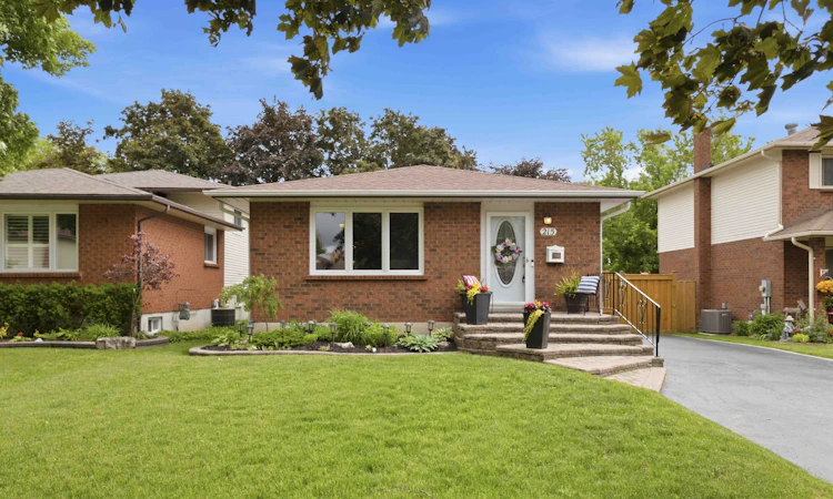 215 Seneca Avenue