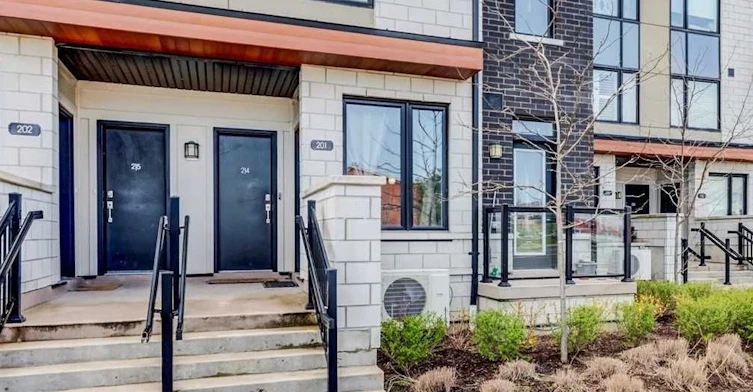 201-1555 Kingston Road, Pickering, ON, L1V 0E9 - 2
