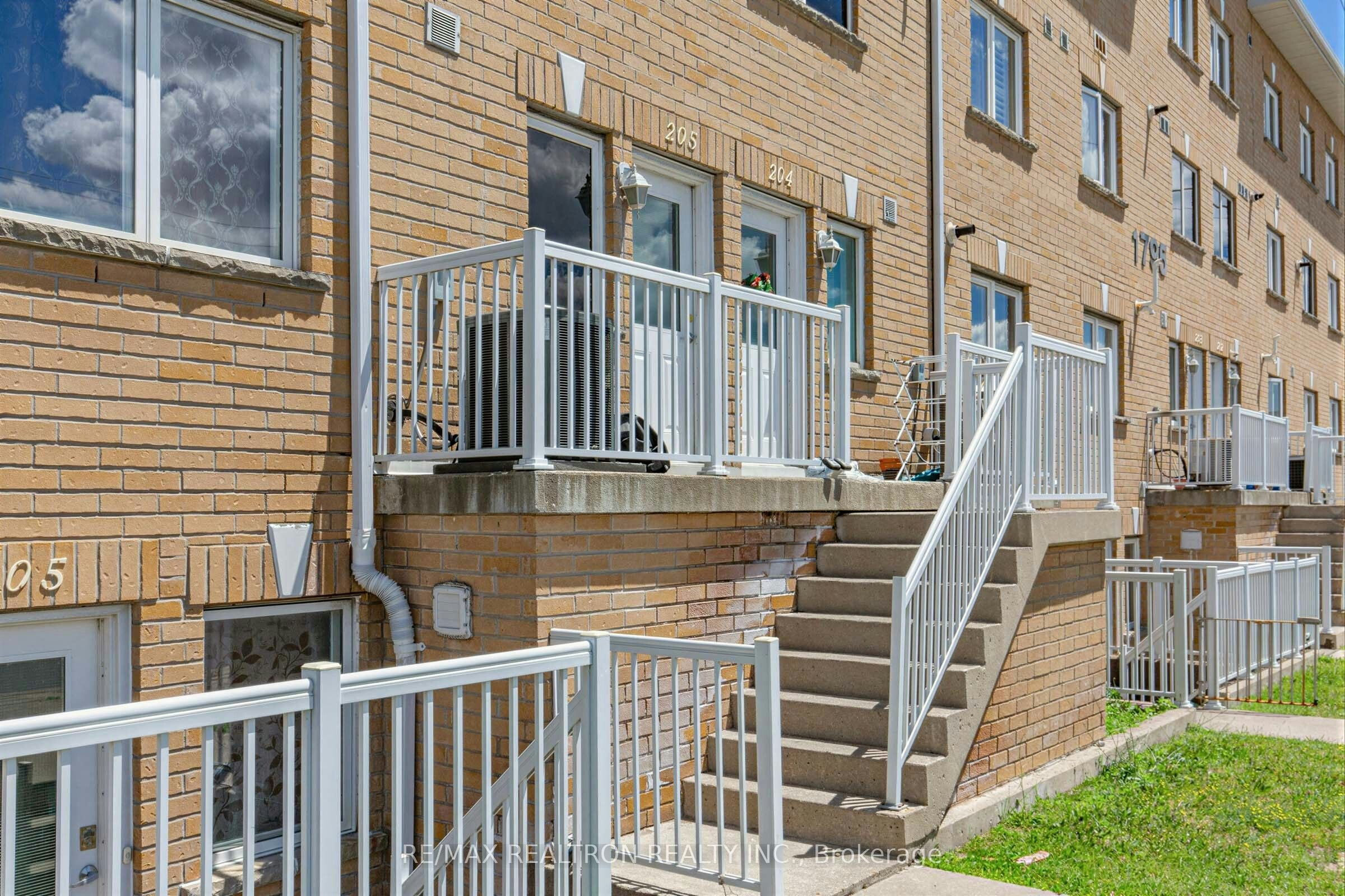 205-1795 Markham Road, Toronto, ON, M1B 2Z7 - 3