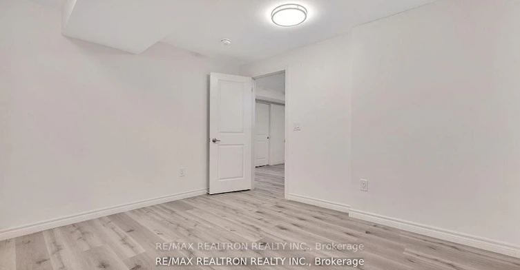 4 Oceanpearl Crescent, Whitby, ON, L1N 8Y5 - 8