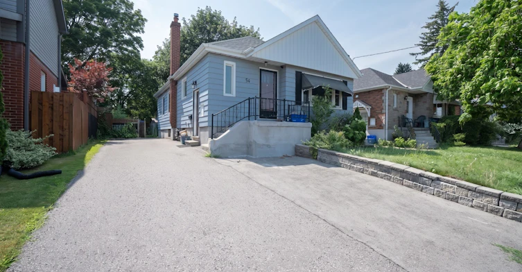 54 Wilson Road S, Oshawa, ON, L1H 6B7