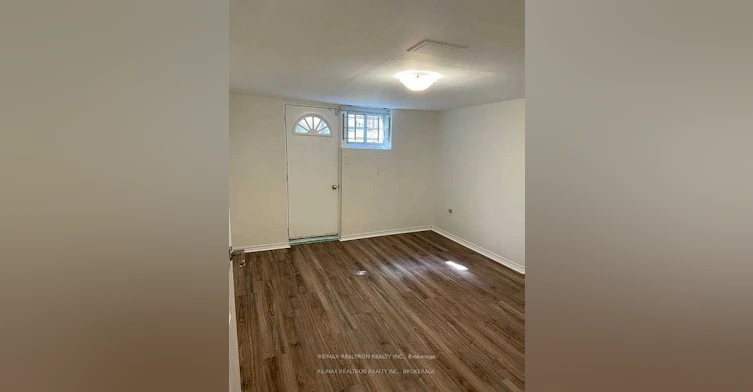 BSMT-40 Meighen Avenue, Toronto, ON, M4B 2G9
