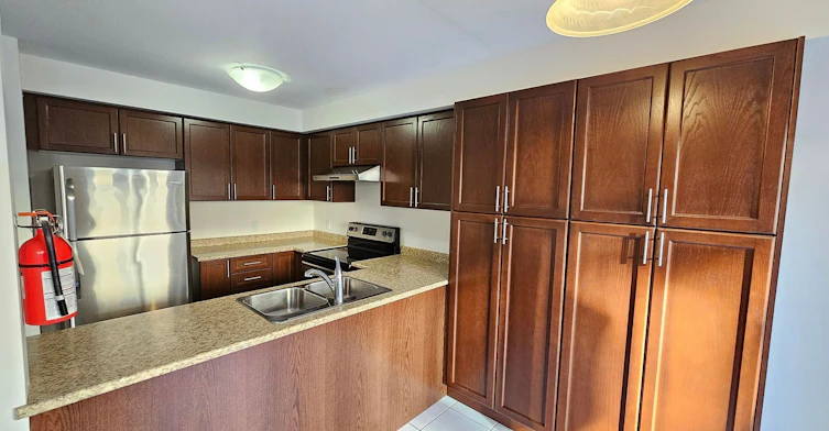 2469 Hill Rise Court, Oshawa, ON, L1L 0J5 - 5