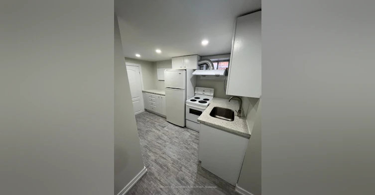 105 Wye Valley Road, Toronto, ON, M1P 2A7 - 5