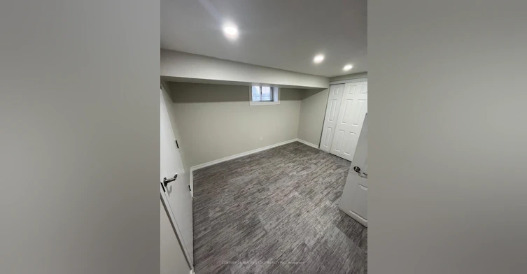 105 Wye Valley Road, Toronto, ON, M1P 2A7 - 7