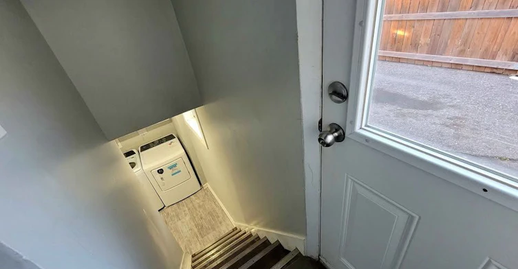 105 Wye Valley Road, Toronto, ON, M1P 2A7 - 3