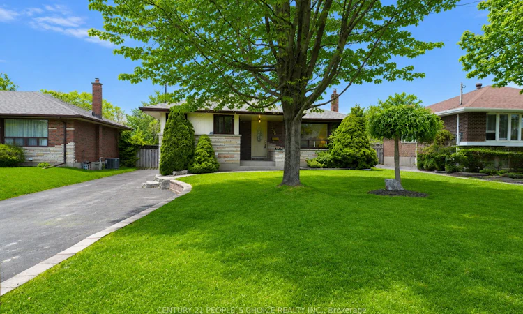 586 Central Pk Boulevard N