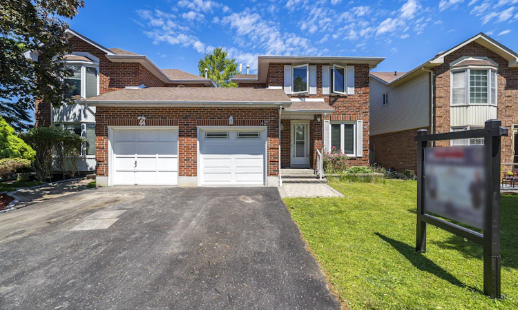 42 Hewitt Crescent