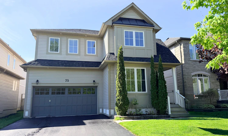 75 Robert Attersley Drive E