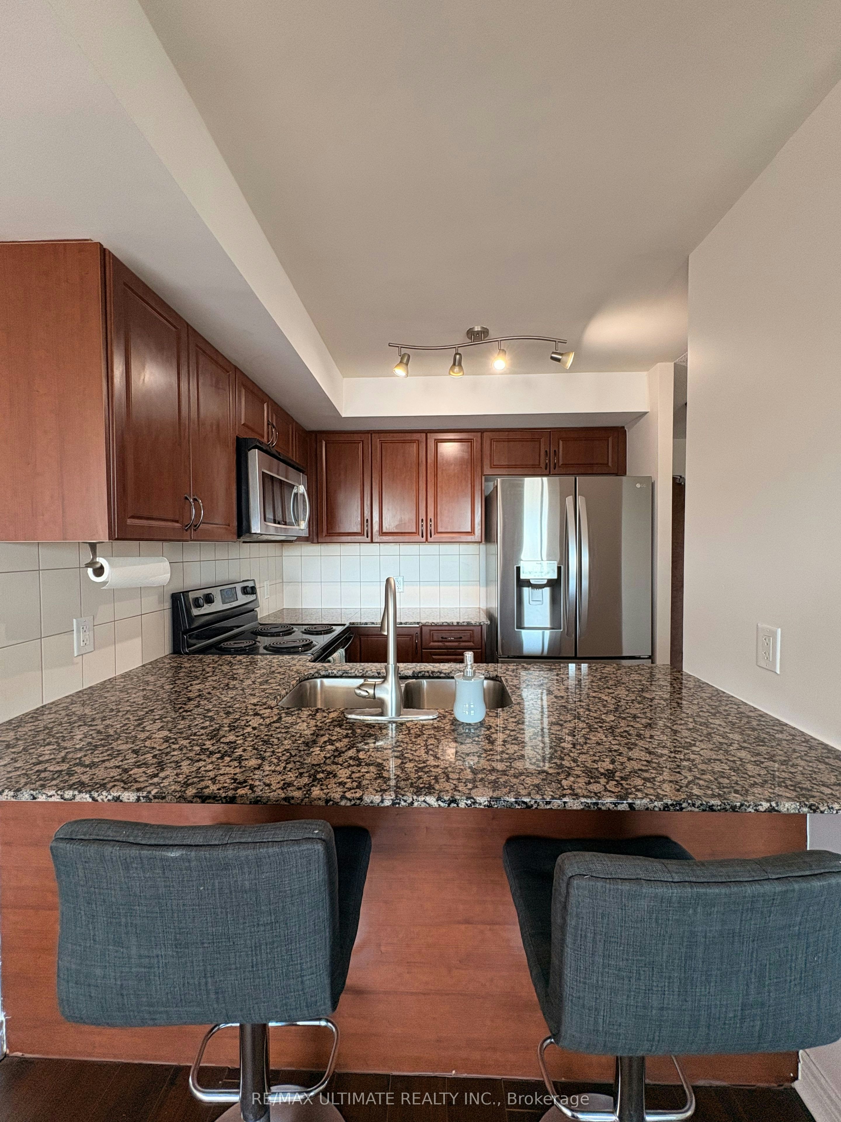 425-60 Fairfax Crescent, Toronto, ON, M1L 0E1 - 9