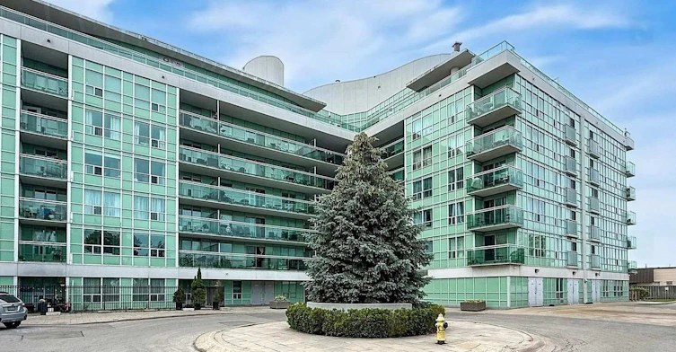 425-60 Fairfax Crescent, Toronto, ON, M1L 0E1