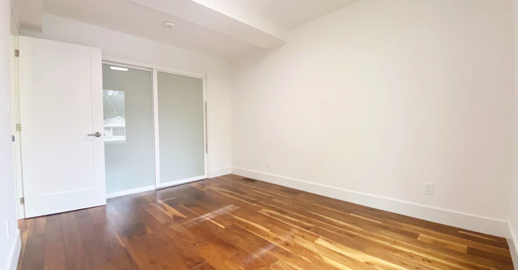 32 Elmer Avenue, Toronto, ON, M4L 3R7 - 20
