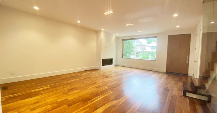 32 Elmer Avenue, Toronto, ON, M4L 3R7 - 4