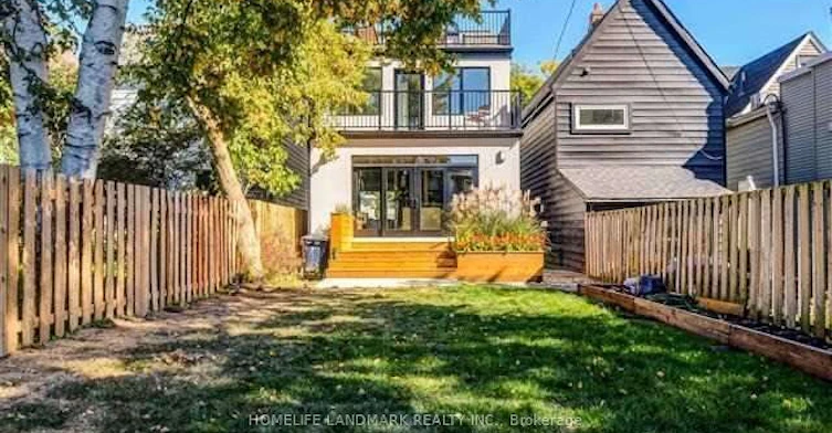 32 Elmer Avenue, Toronto, ON, M4L 3R7 - 32