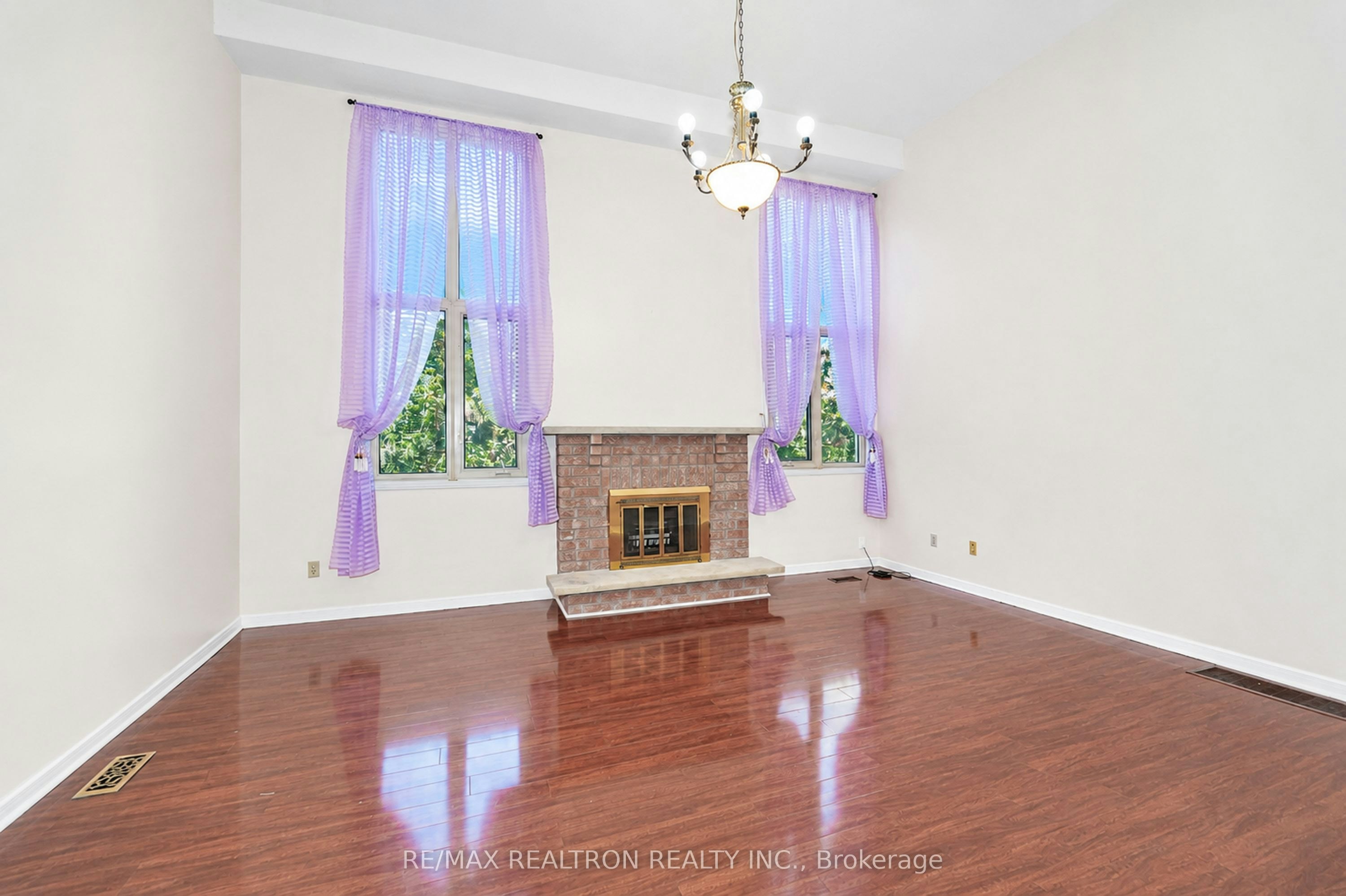 24-25 Cardwell Avenue, Toronto, ON, M1S 4Y7 - 9