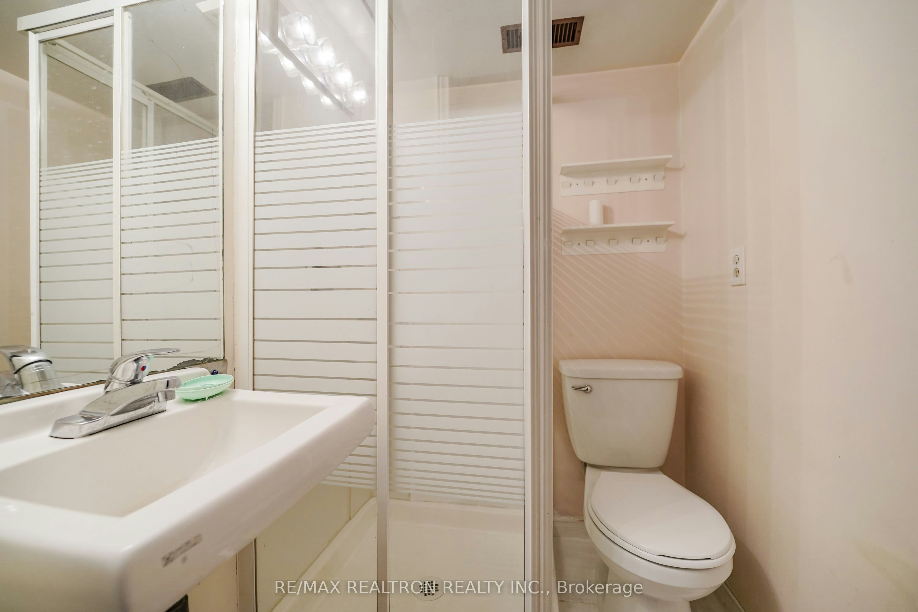 24-25 Cardwell Avenue, Toronto, ON, M1S 4Y7 - 37