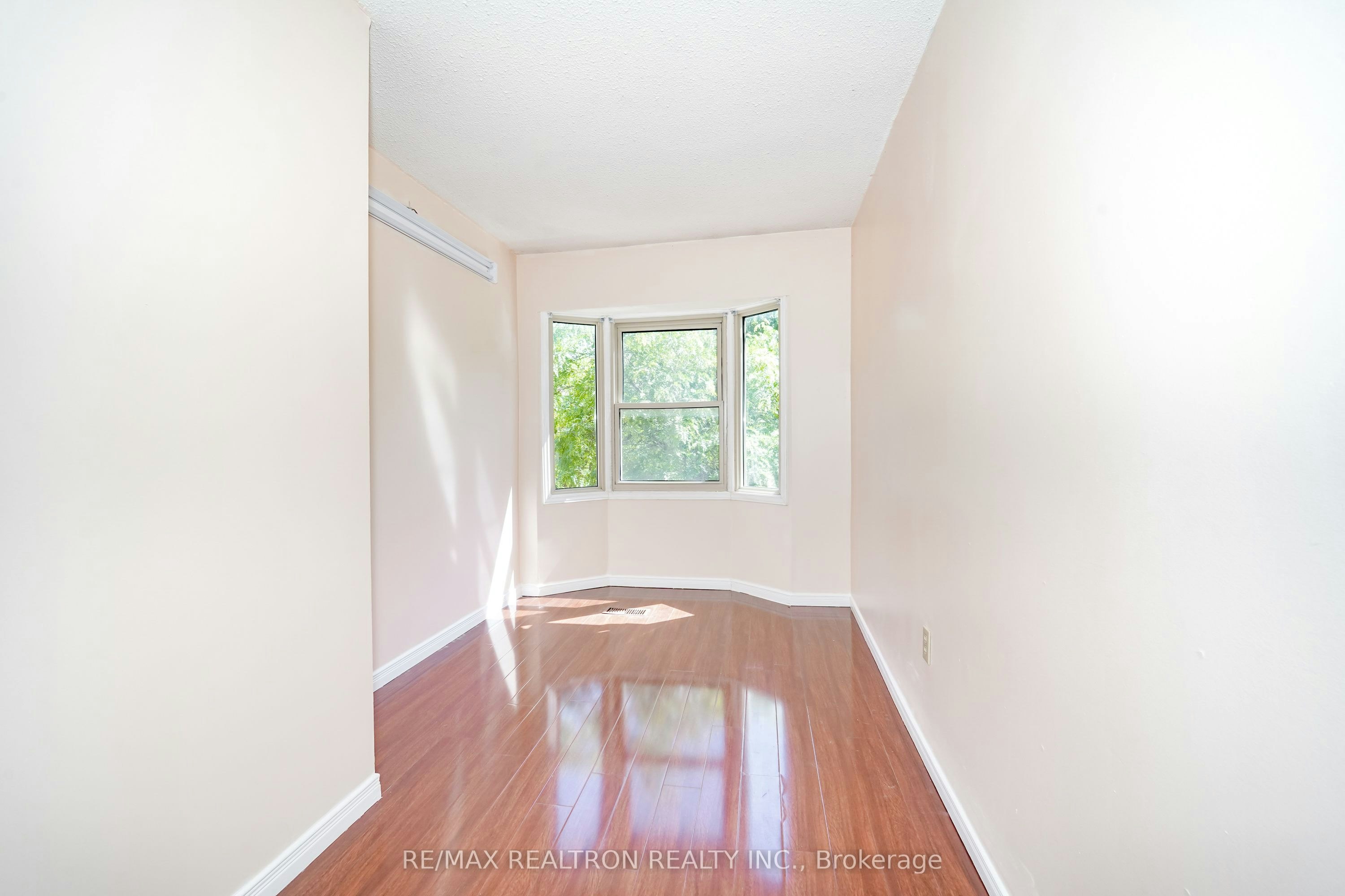 24-25 Cardwell Avenue, Toronto, ON, M1S 4Y7 - 30