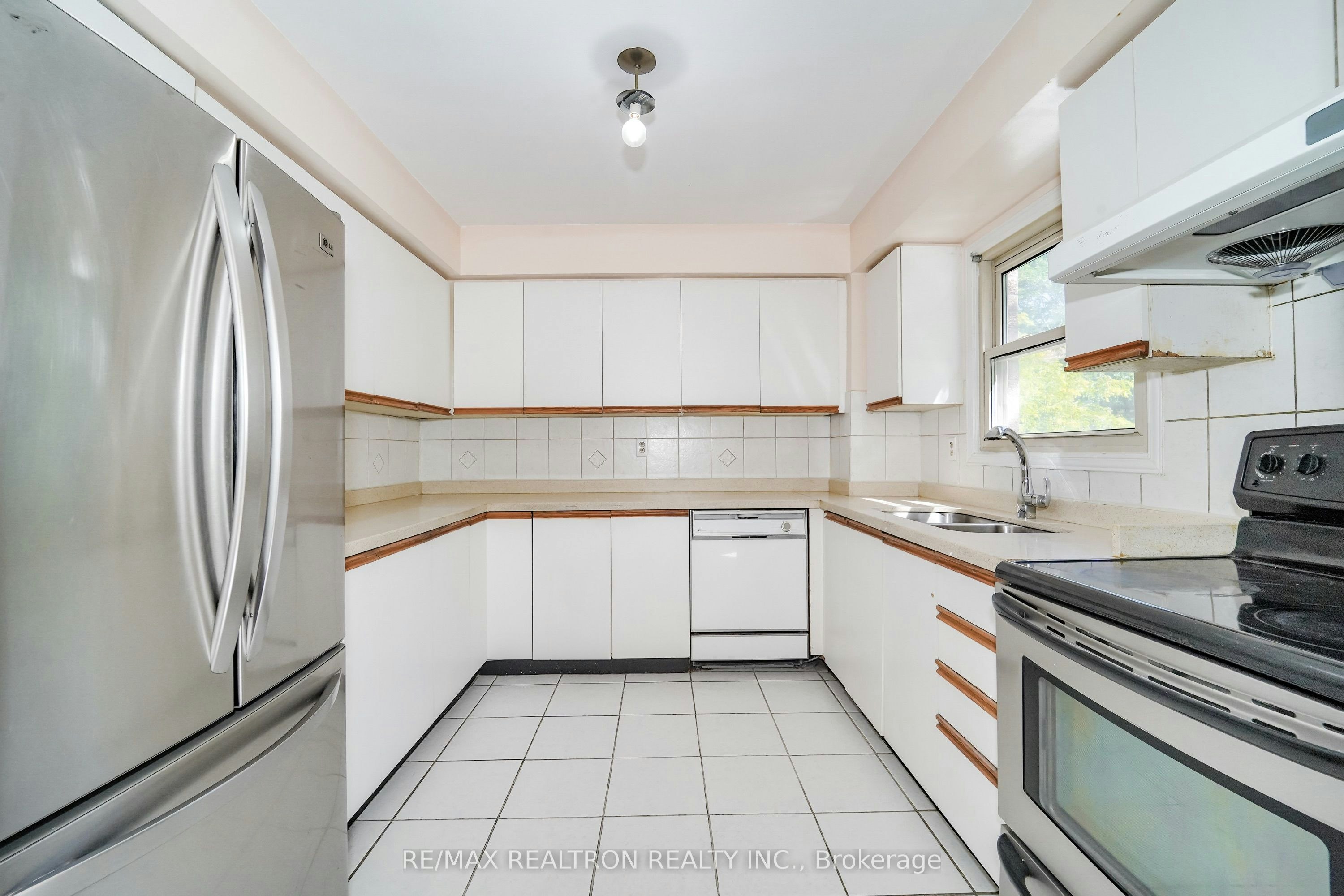 24-25 Cardwell Avenue, Toronto, ON, M1S 4Y7 - 15