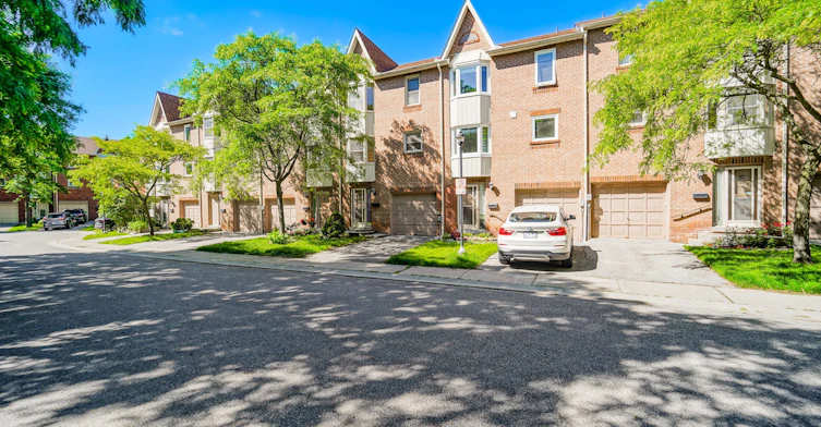24-25 Cardwell Avenue, Toronto, ON, M1S 4Y7 - 2