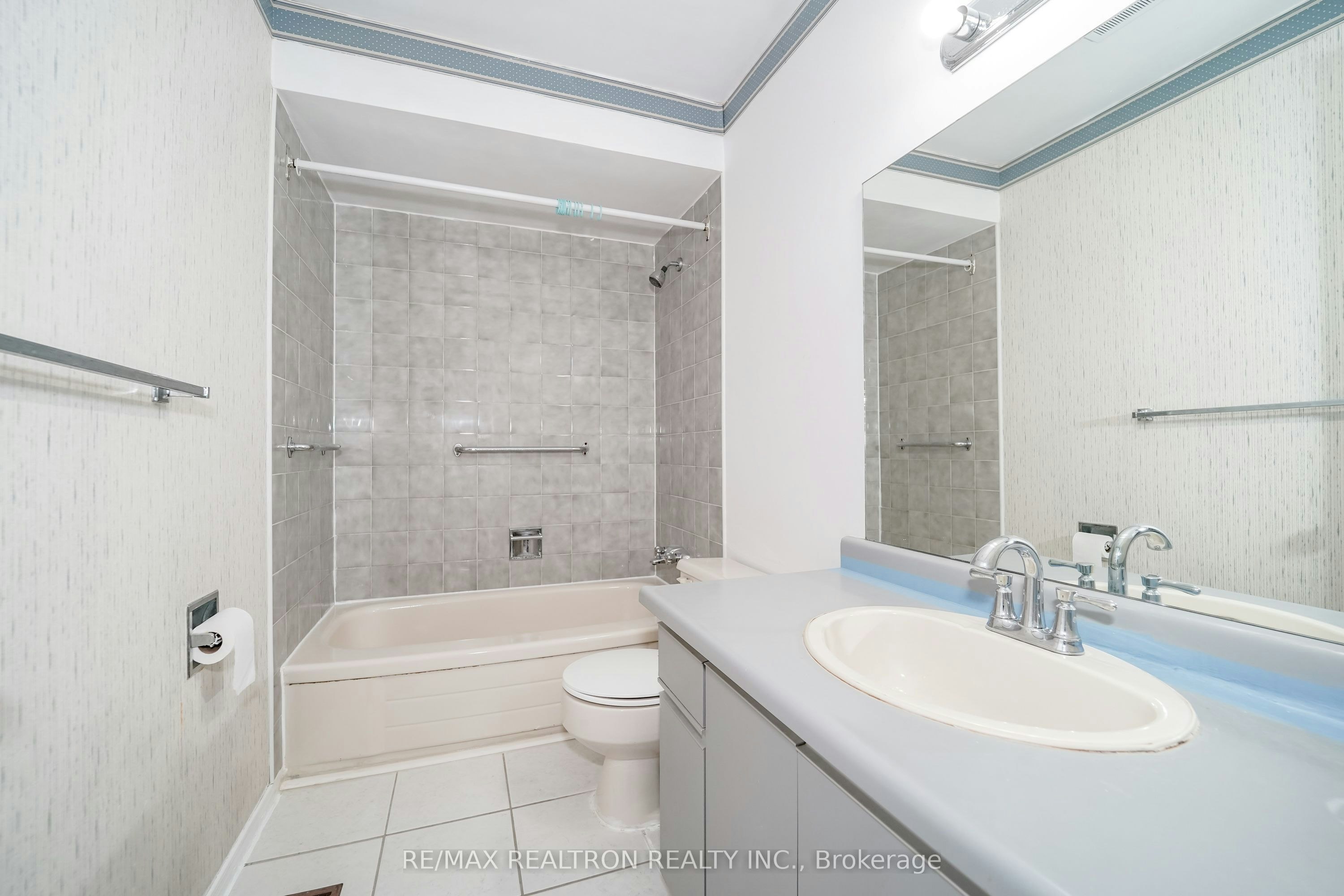 24-25 Cardwell Avenue, Toronto, ON, M1S 4Y7 - 25