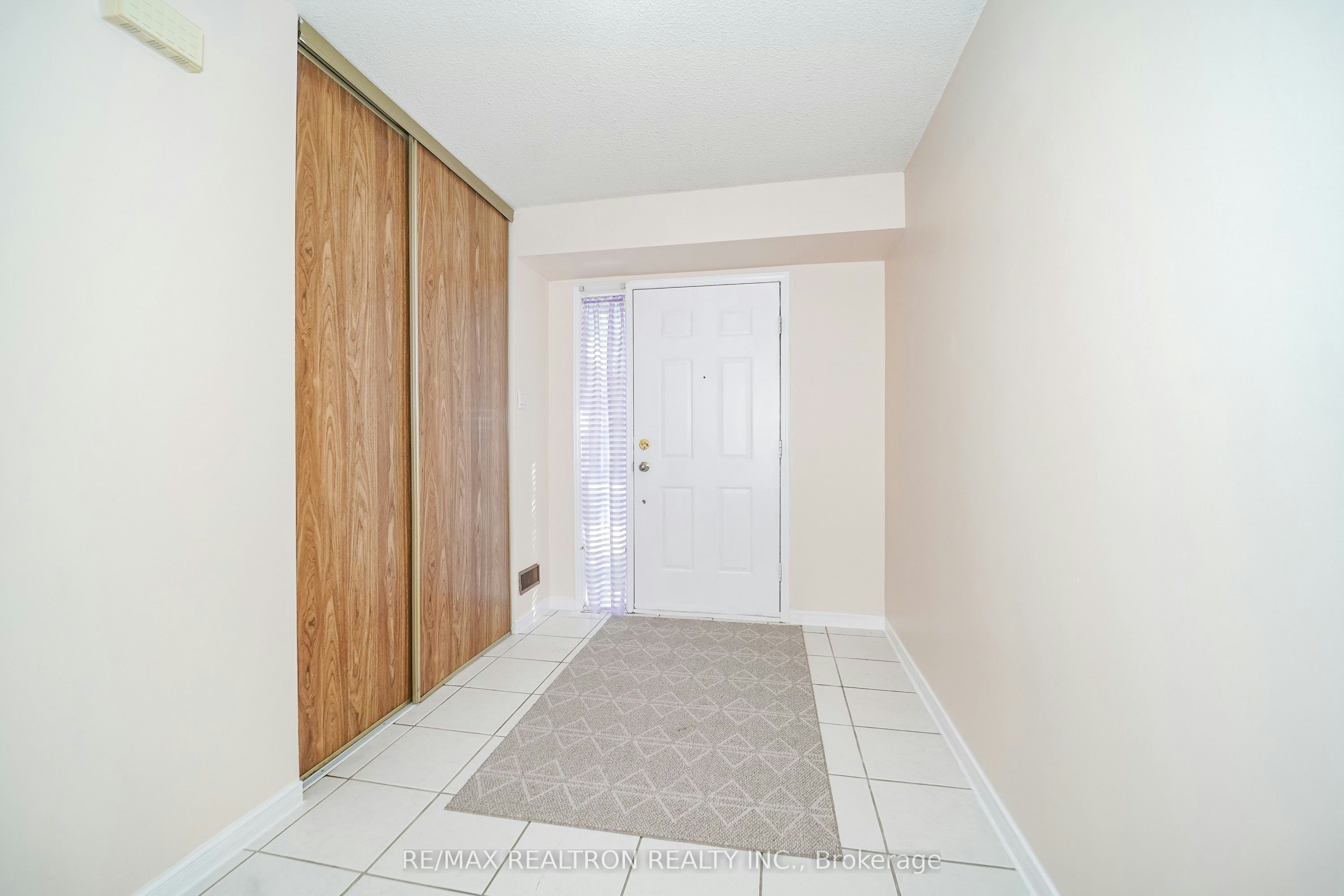 24-25 Cardwell Avenue, Toronto, ON, M1S 4Y7 - 5