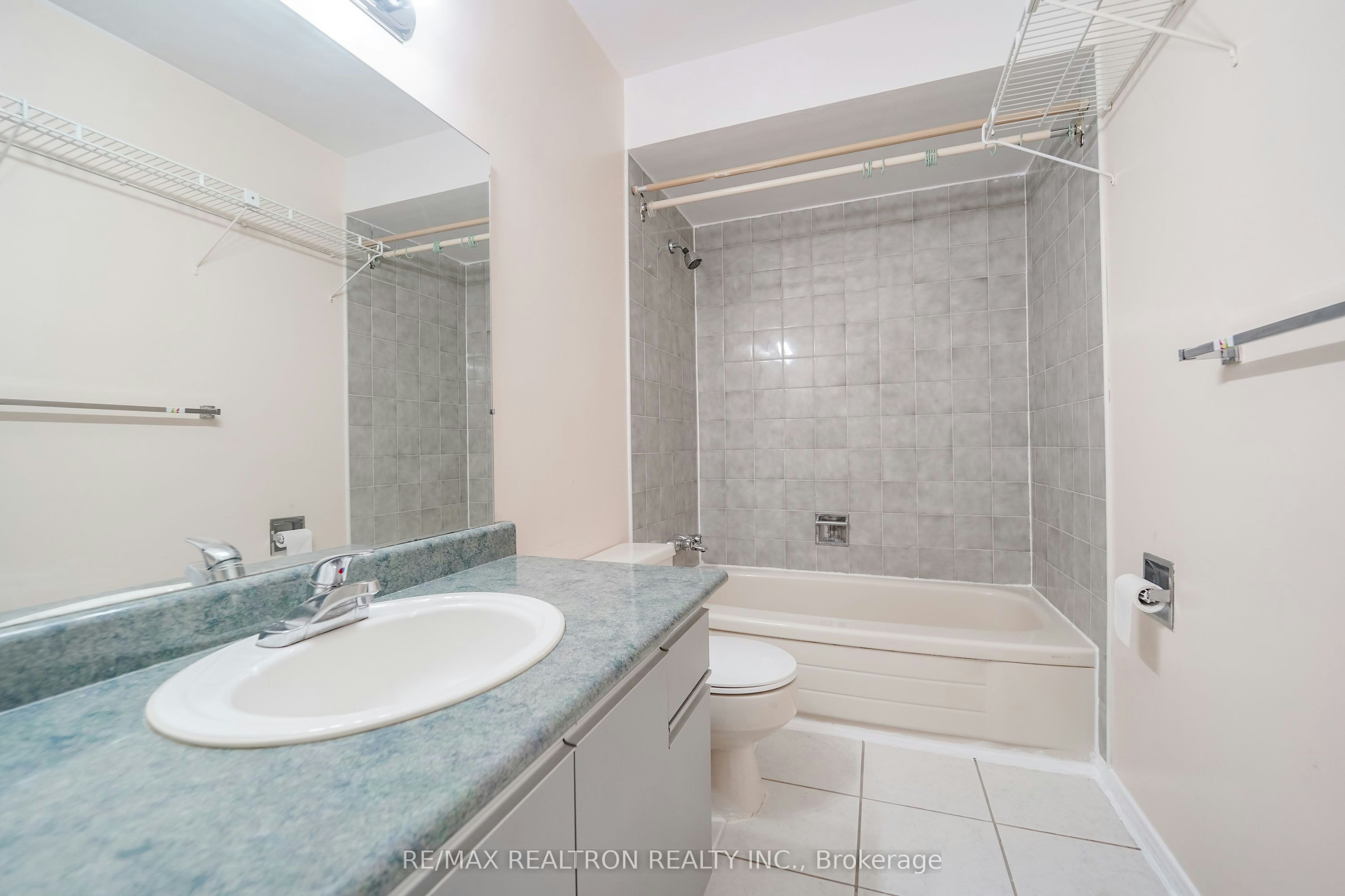 24-25 Cardwell Avenue, Toronto, ON, M1S 4Y7 - 27