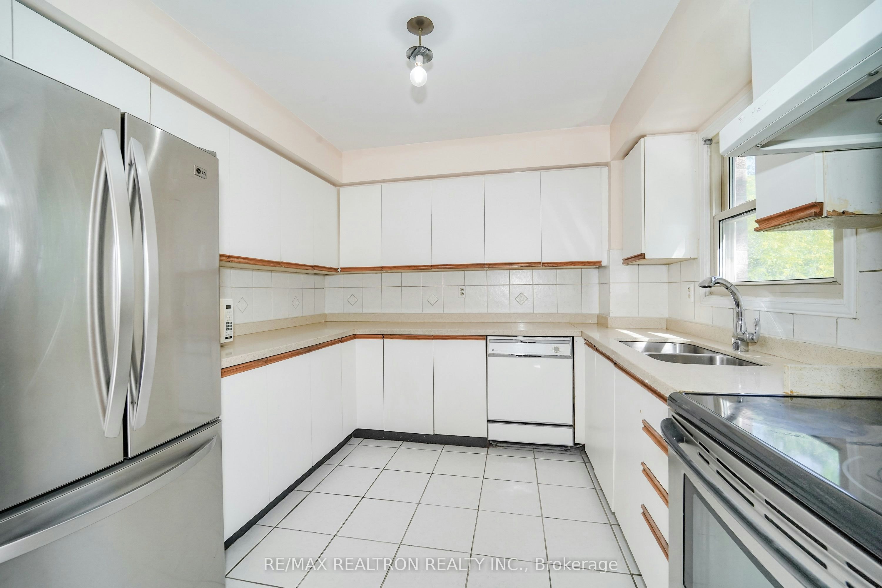 24-25 Cardwell Avenue, Toronto, ON, M1S 4Y7 - 14