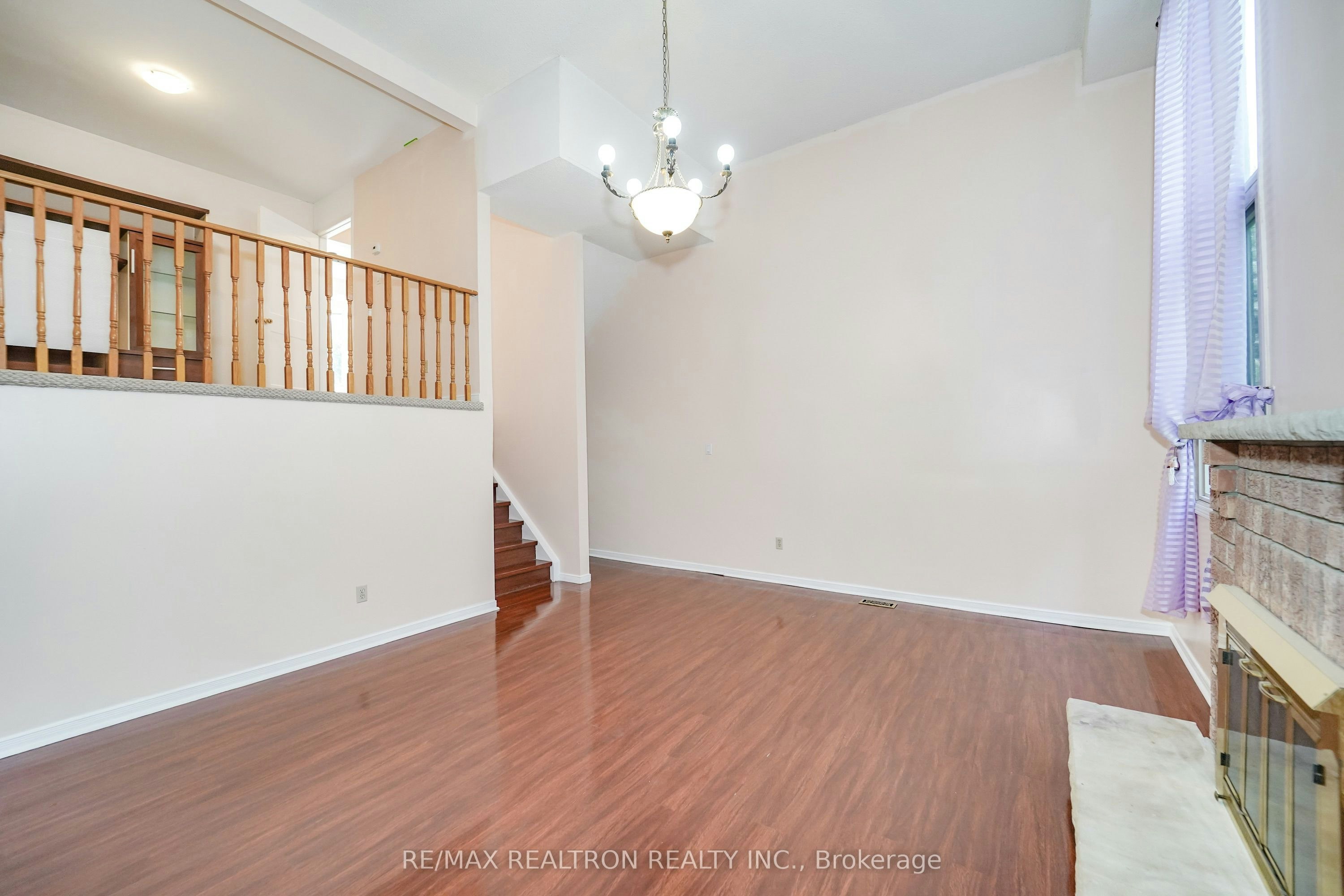 24-25 Cardwell Avenue, Toronto, ON, M1S 4Y7 - 11