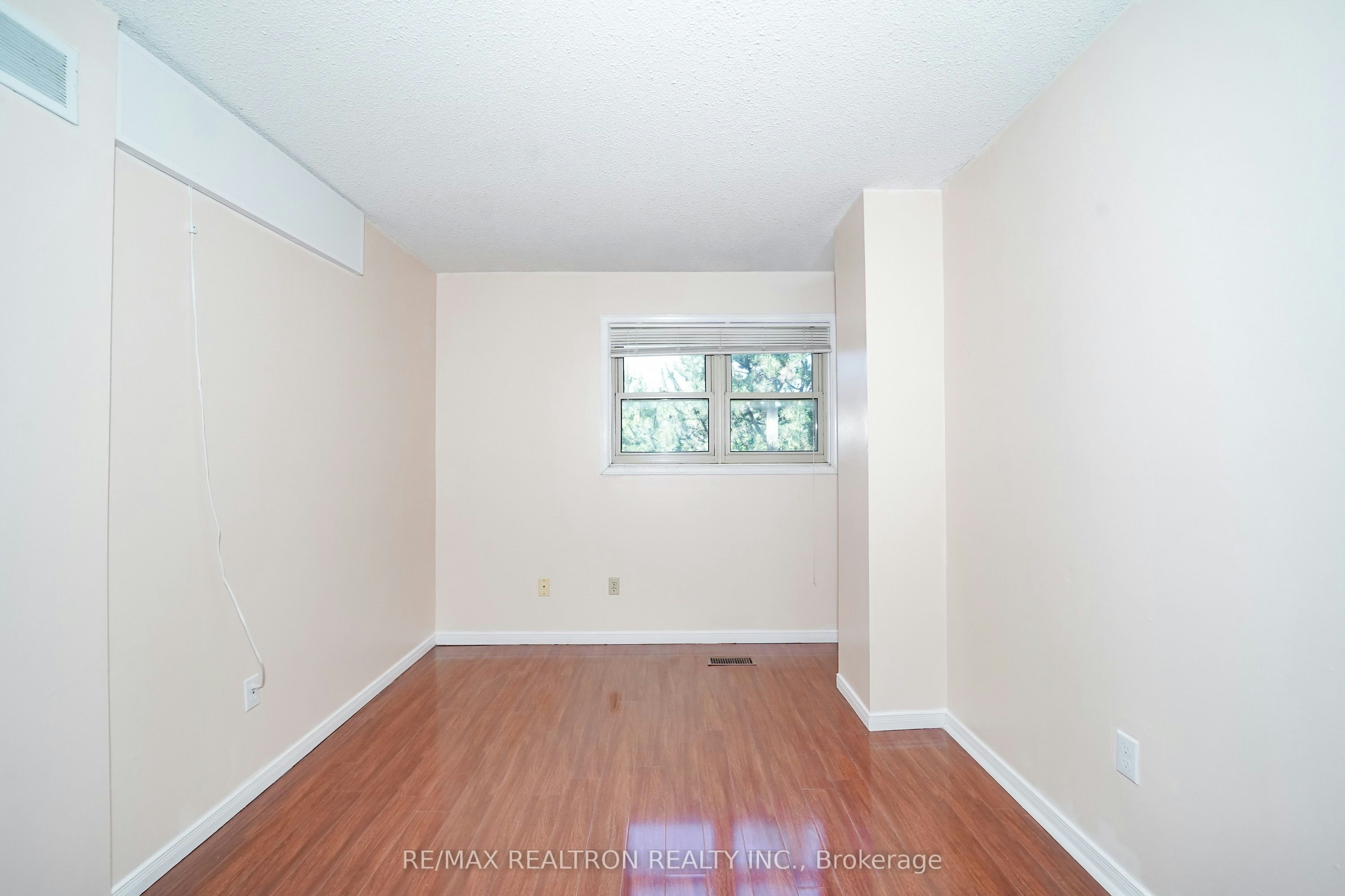 24-25 Cardwell Avenue, Toronto, ON, M1S 4Y7 - 23